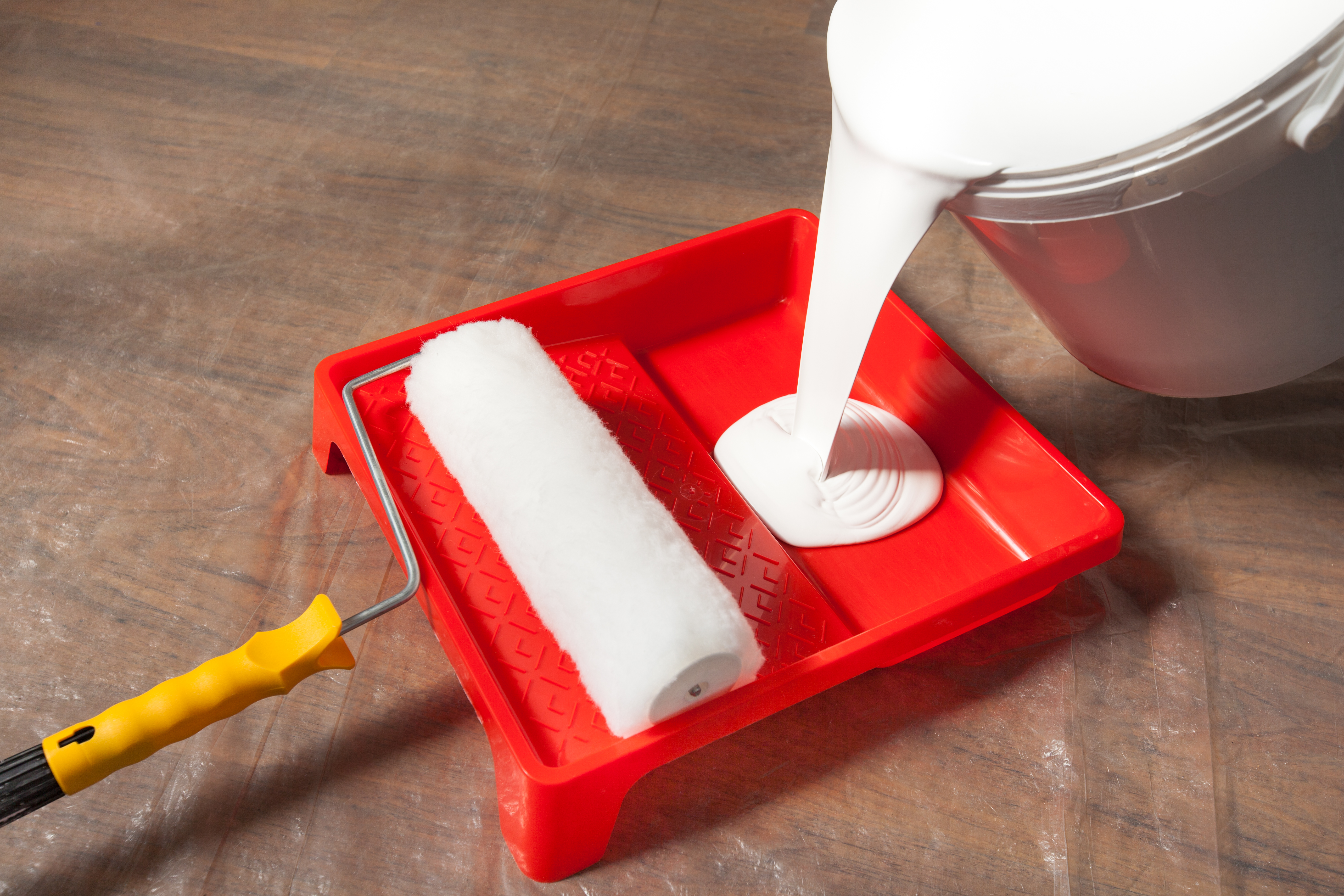 How To Pour 5 Gallon Paint How to Pour From a 5-Gallon Paint Pail | Hunker