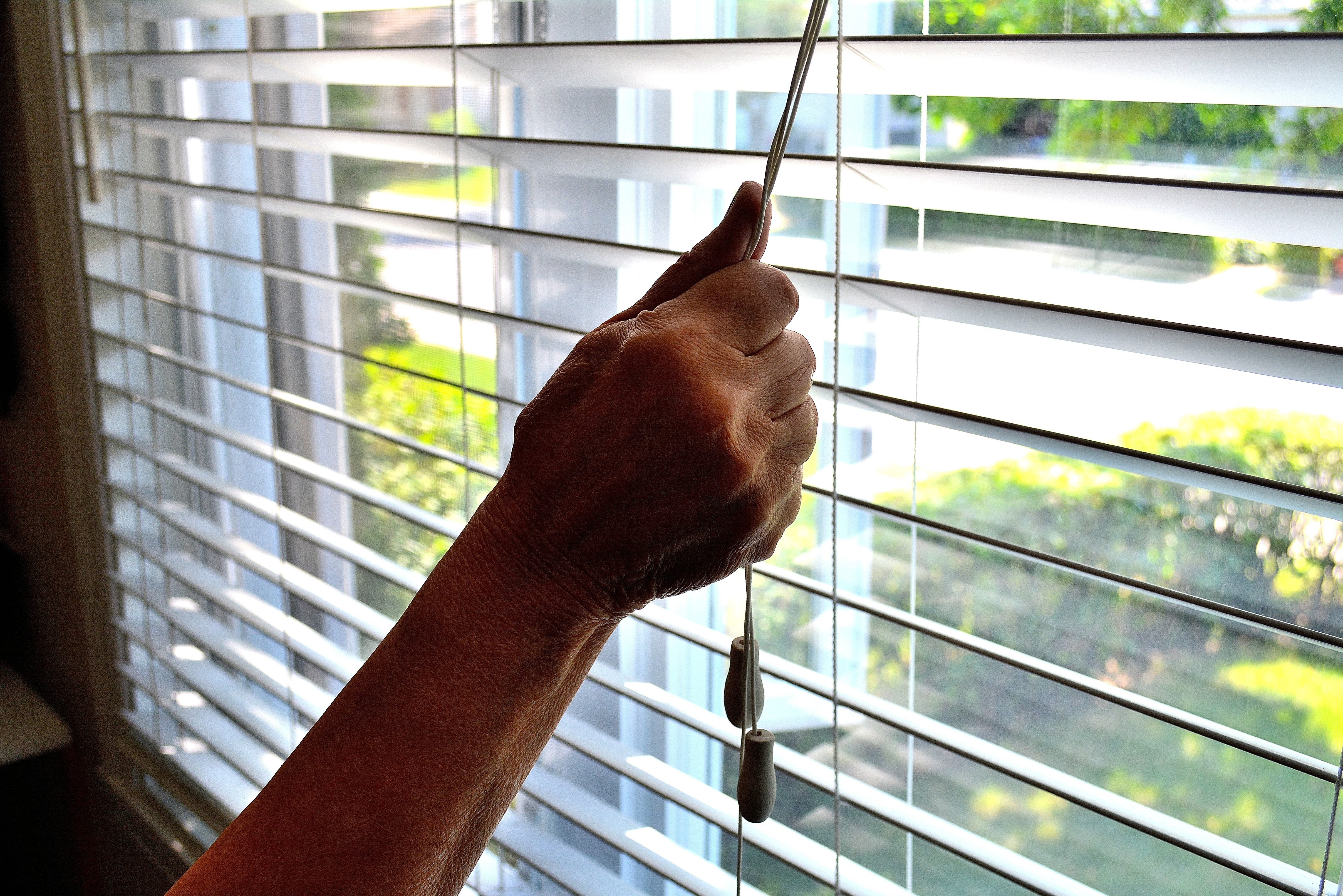 How To Get Blinds Down How to Lower Blinds | Hunker