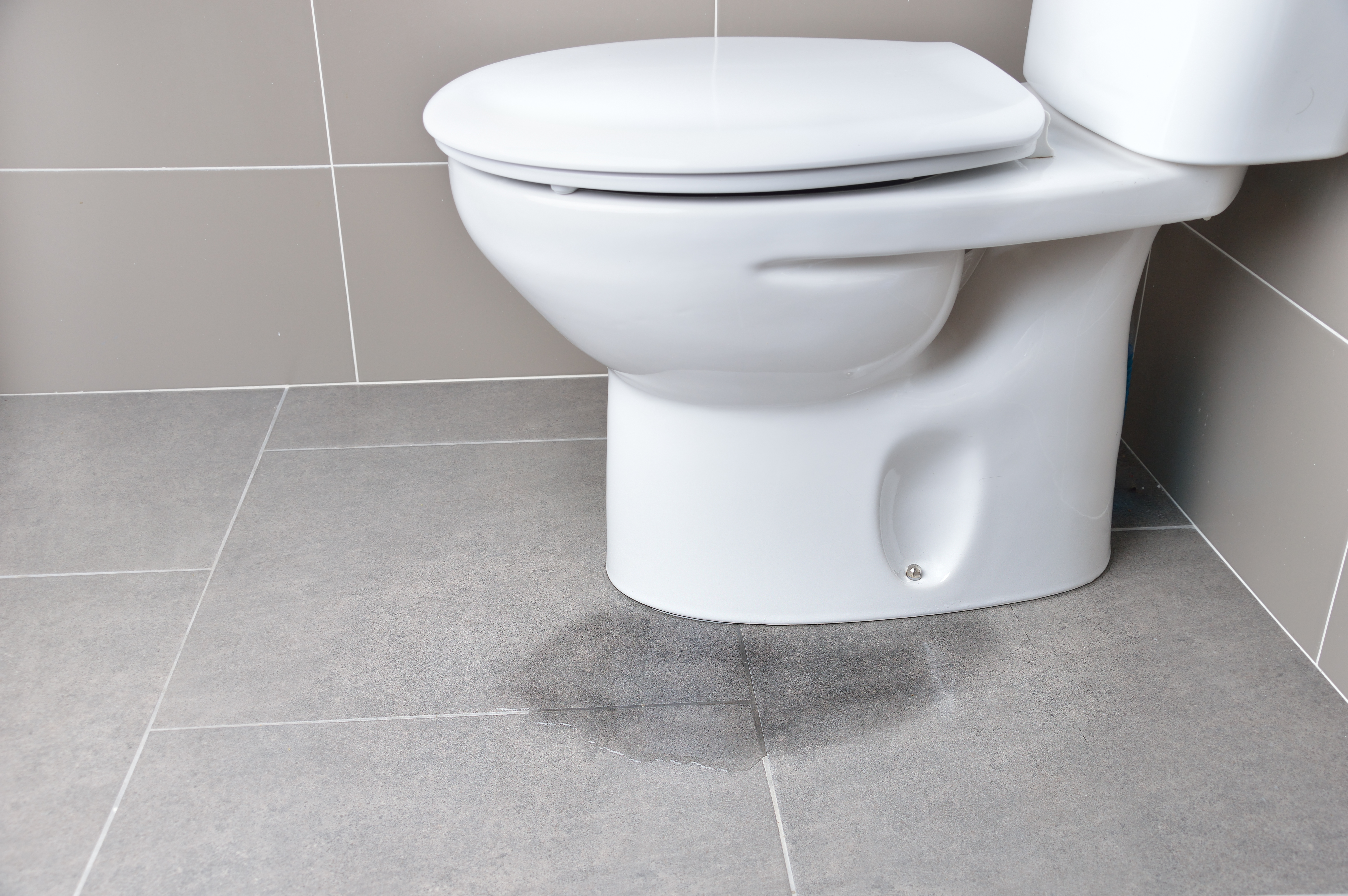 how to install peel and stick tile around toilet