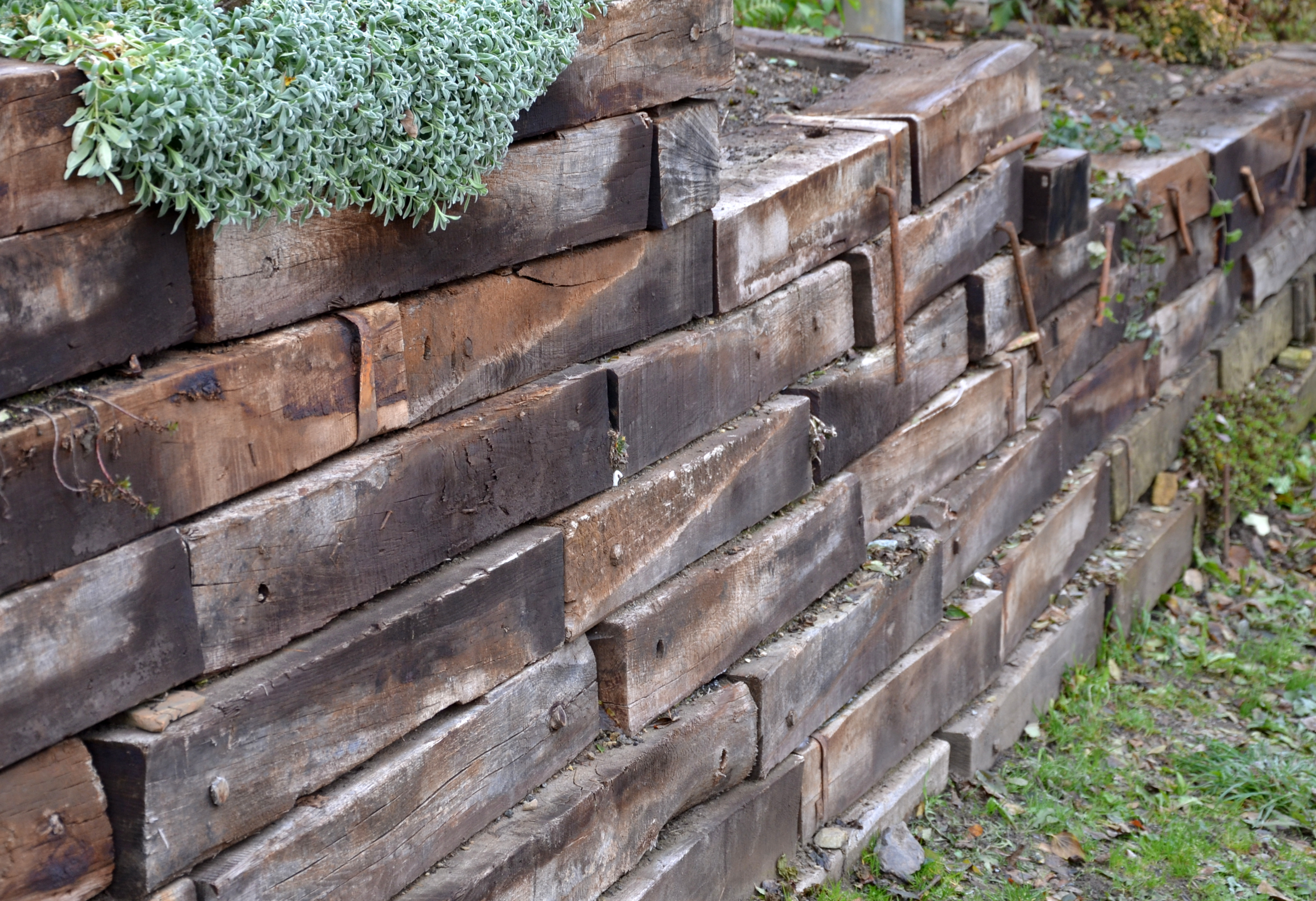 How to Build a DIY Timber Retaining Wall | Hunker