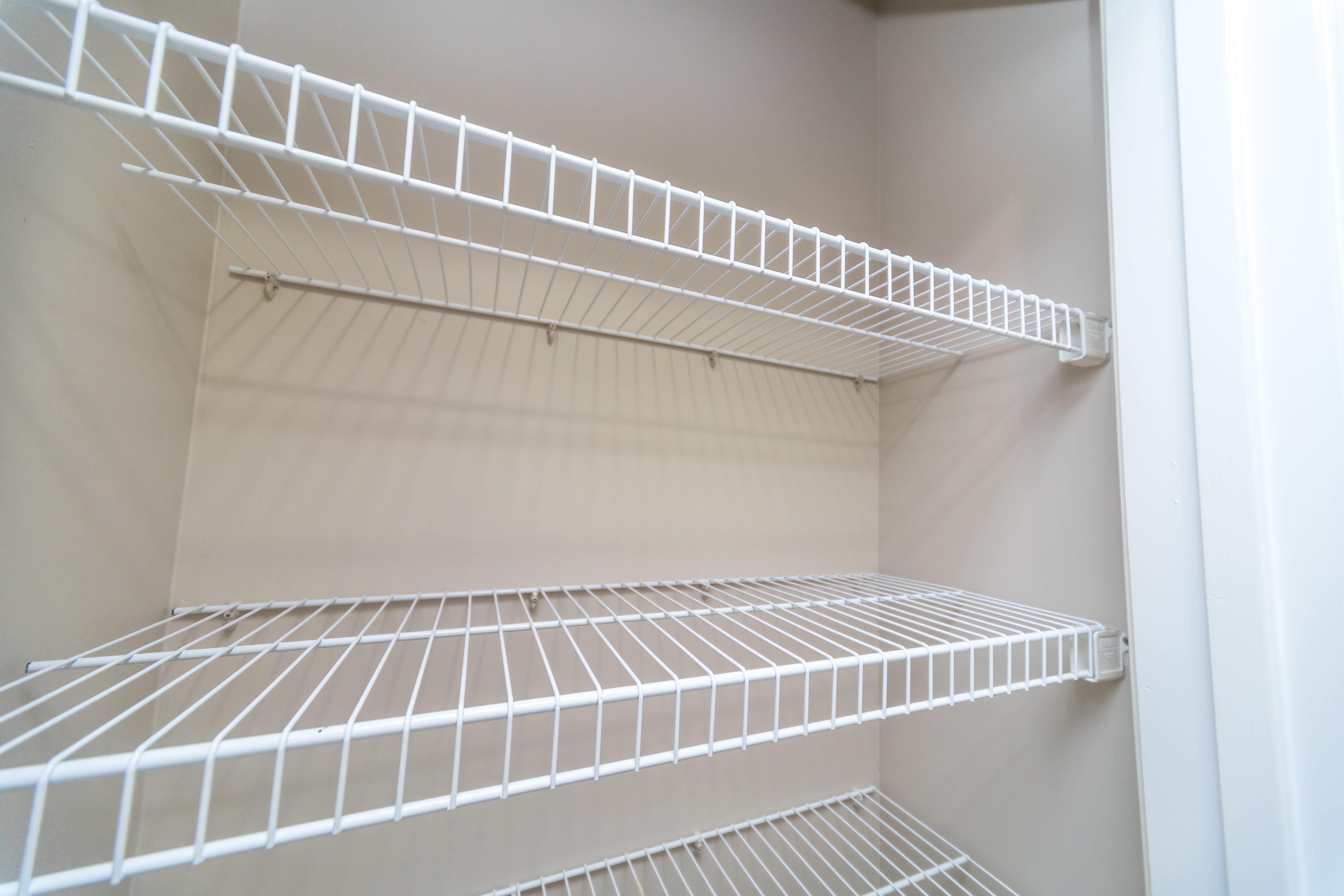 How to Clean Wire Closet Shelving | eHow
