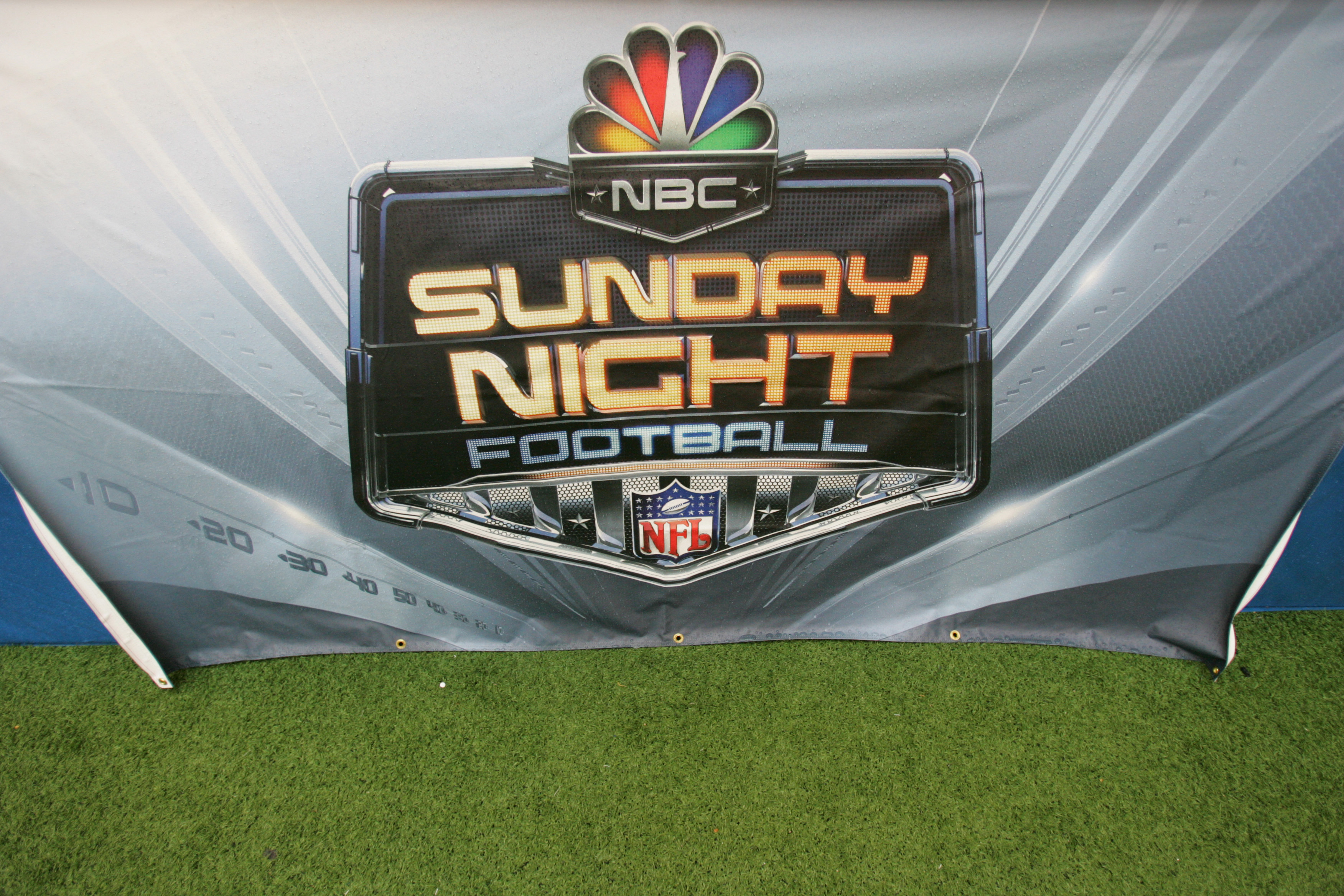 Sunday Night Football 2022 Opener Featuring Carrie Underwood NBC Television  NFL Network 