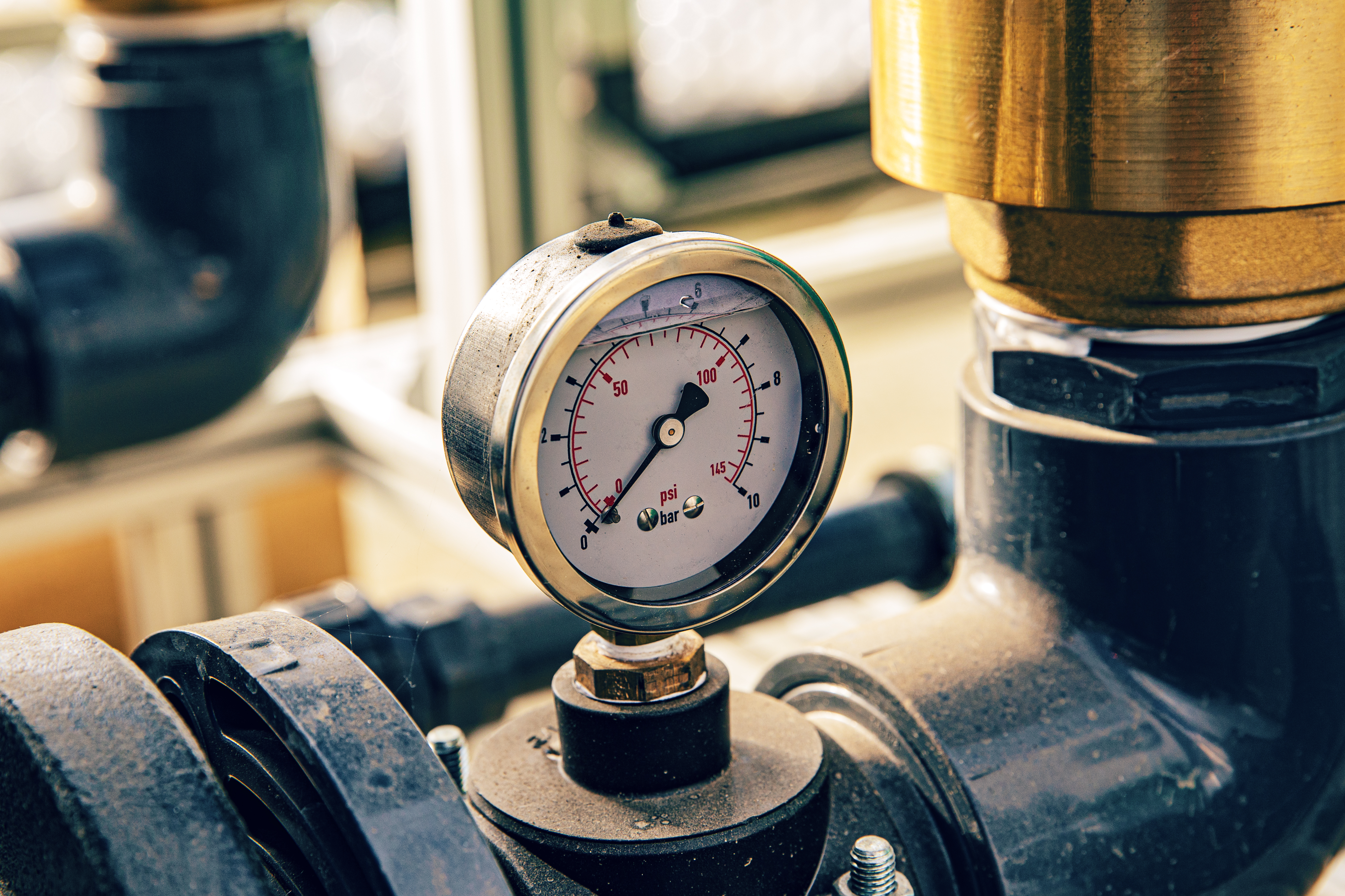 Which instrument is used deals to measure atmospheric pressure