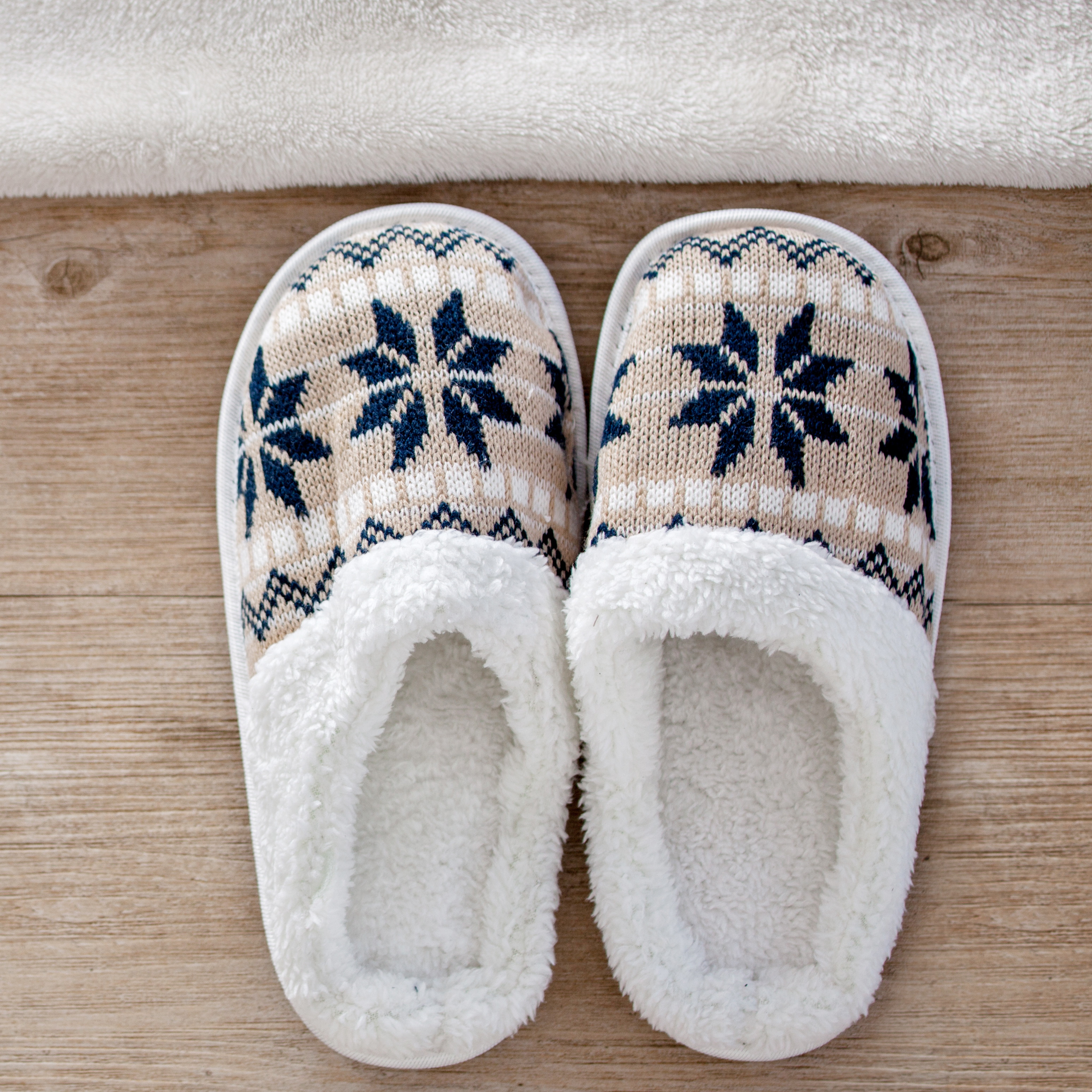 how to keep slippers from smelling