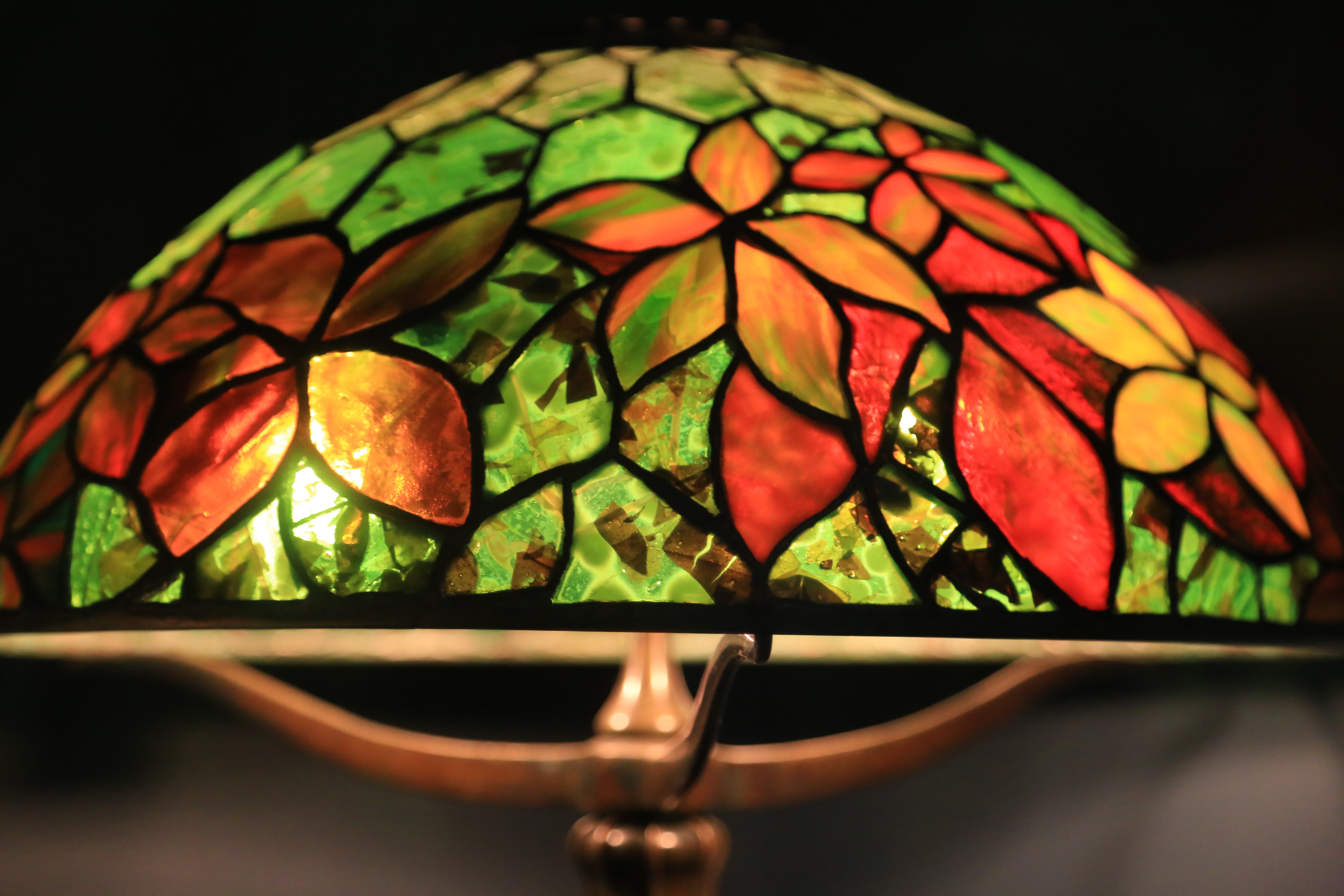Jasje heilig Eigenlijk How to Find Markings on a Tiffany Lamp | eHow
