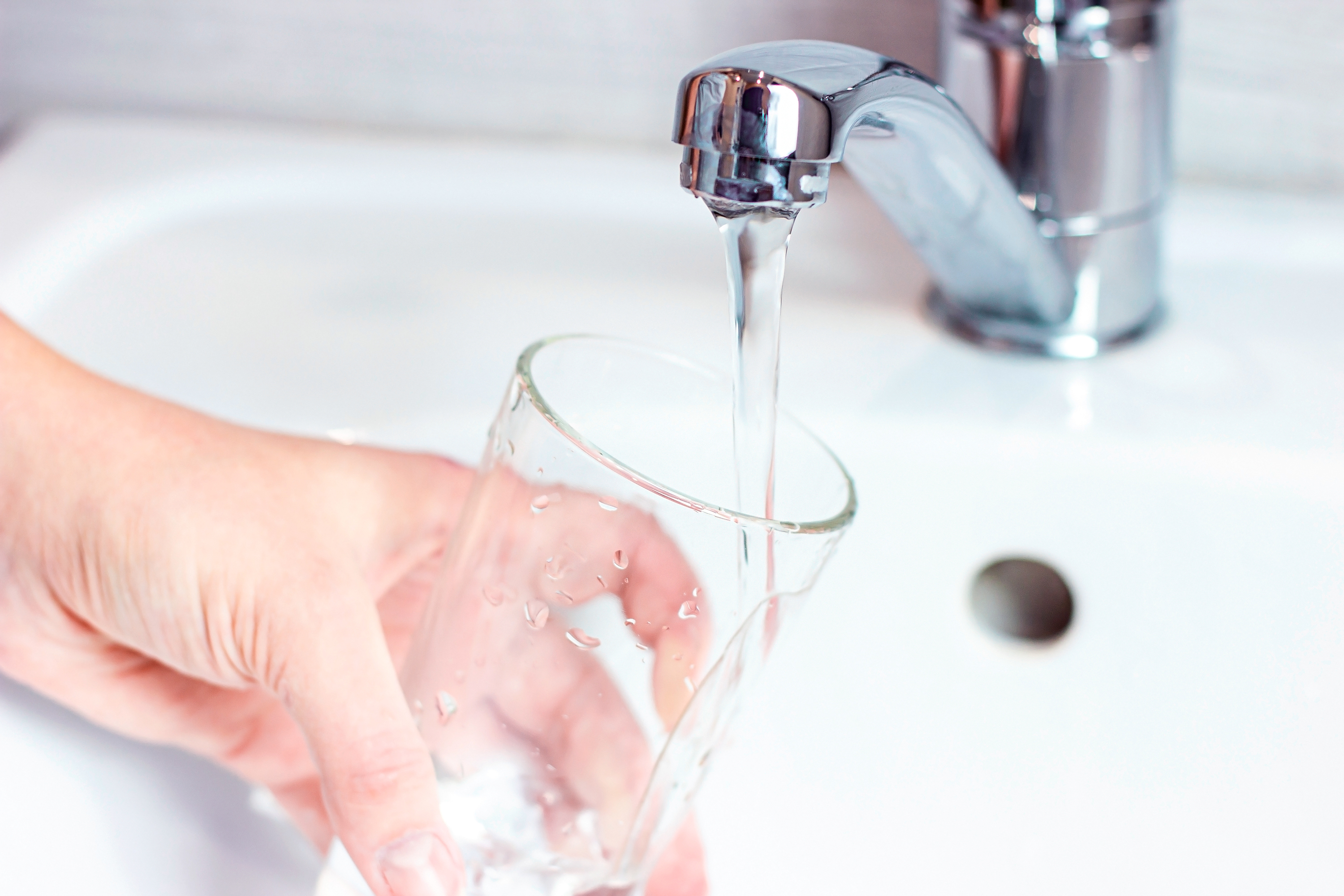 Overtreden Afm Raak verstrikt Prevent Hard Water: Balance Tap Water's pH Value with a Softener |  livestrong